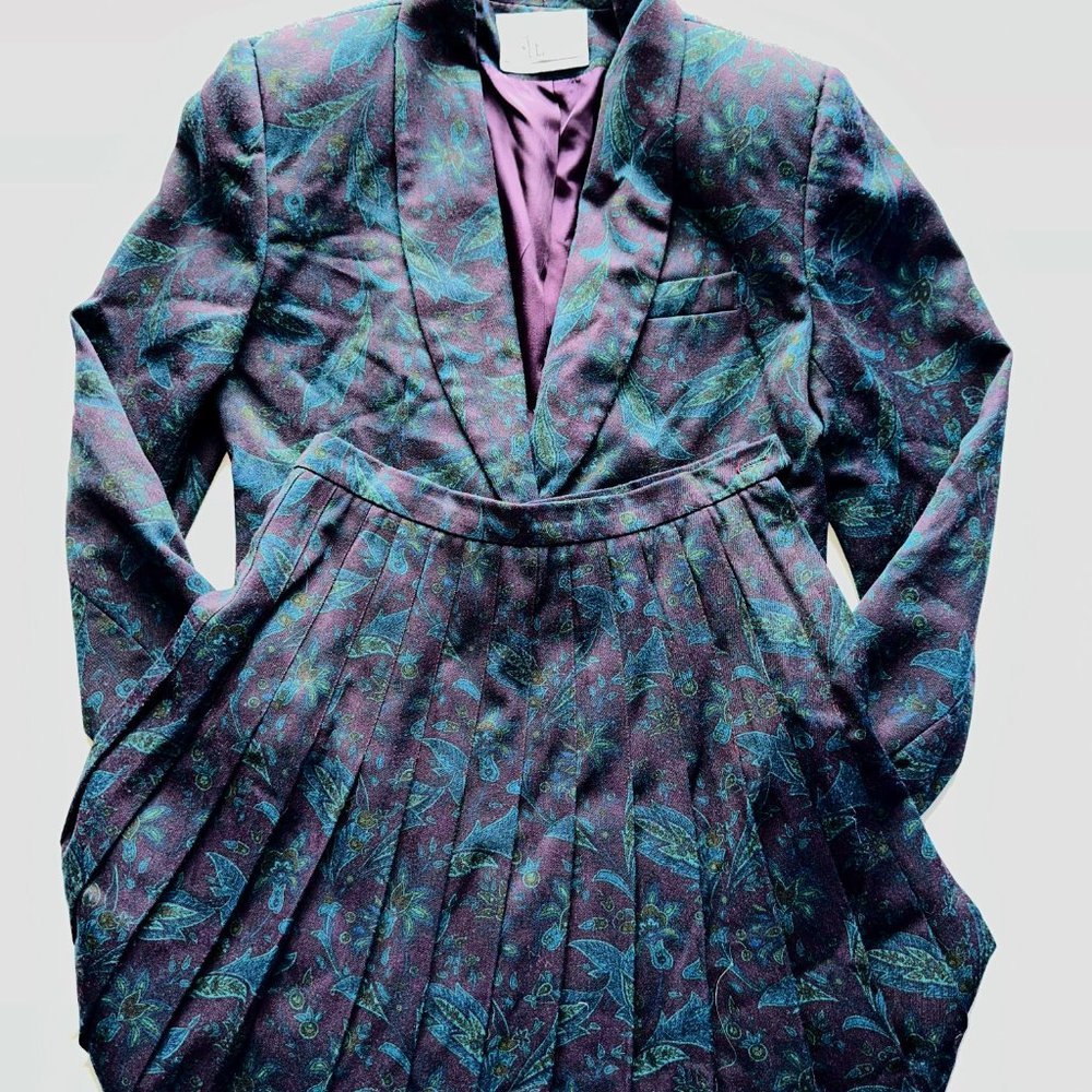 Vintage First Edition Paisley Skirt Suit -- Stunning! (Size 4P)